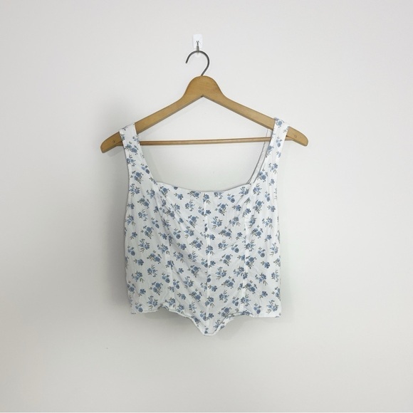 Hollister Tops - [Hollister] White & Blue Floral Print Cottagecore Coquette Cropped Tank Top